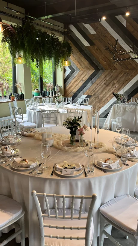 Интерьер/Экстерьер/Банкетная зона/Бар/Стол для двоих/Вход/Главный зал/Lounge зона ресторан Берег фото