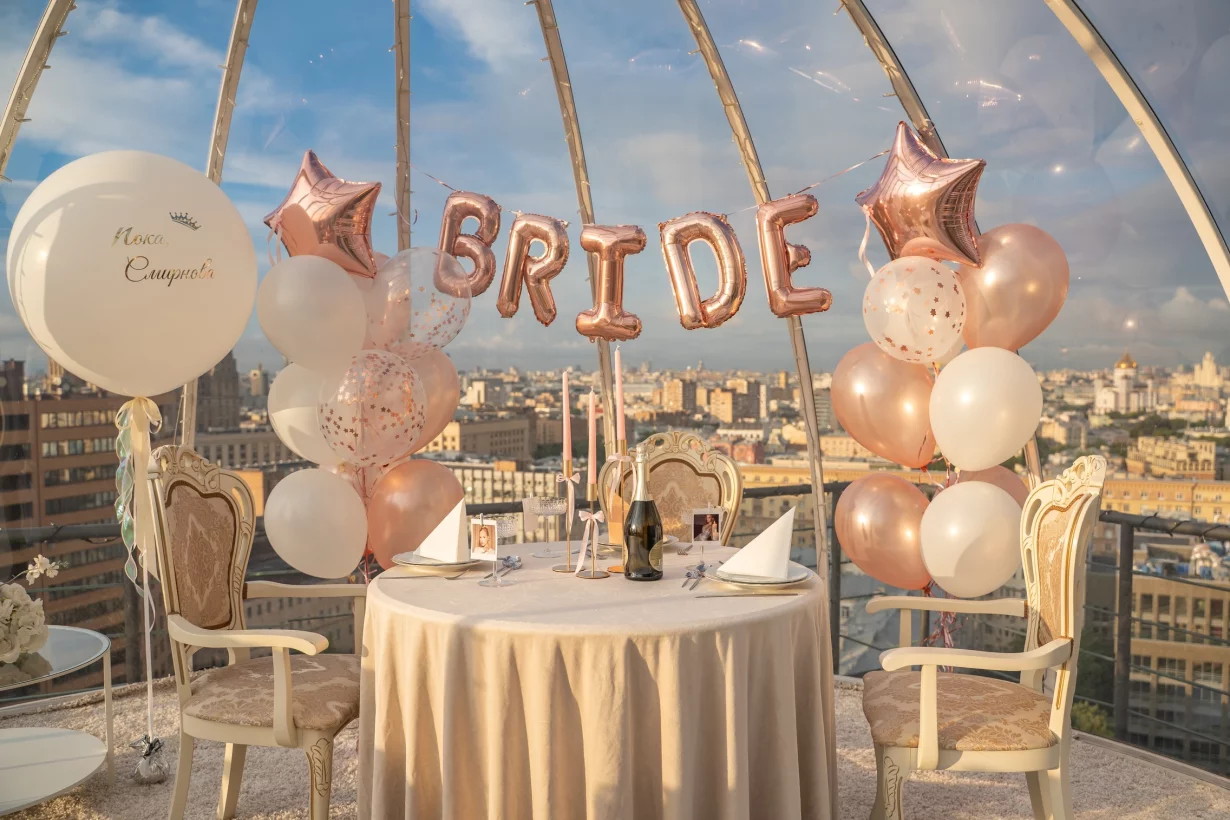 Интерьер/Экстерьер/Банкетная зона/Бар/Стол для двоих/Вход/Главный зал/Lounge зона лофт One Love фото