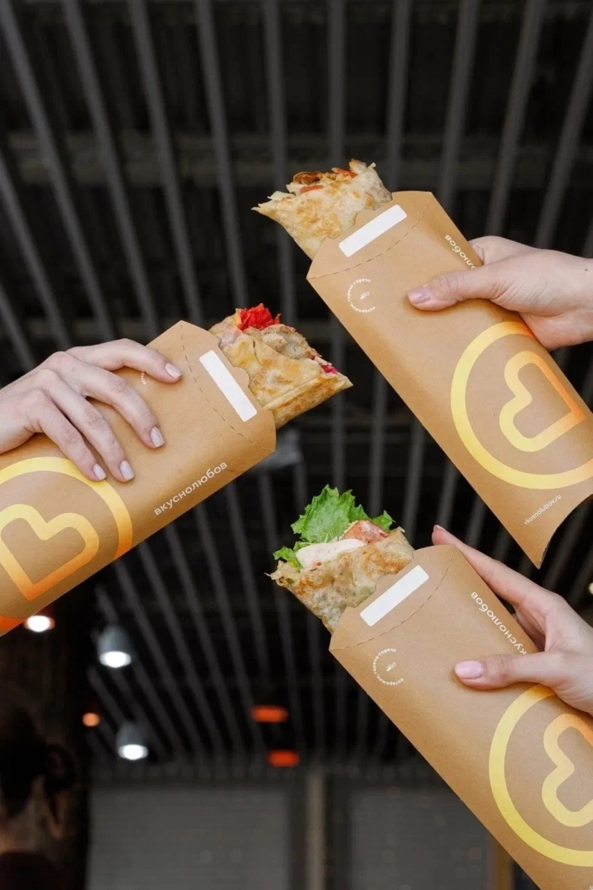 Интерьер/Экстерьер/Банкетная зона/Бар/Стол для двоих/Вход/Главный зал/Lounge зона кафе Вкуснолюбов фото