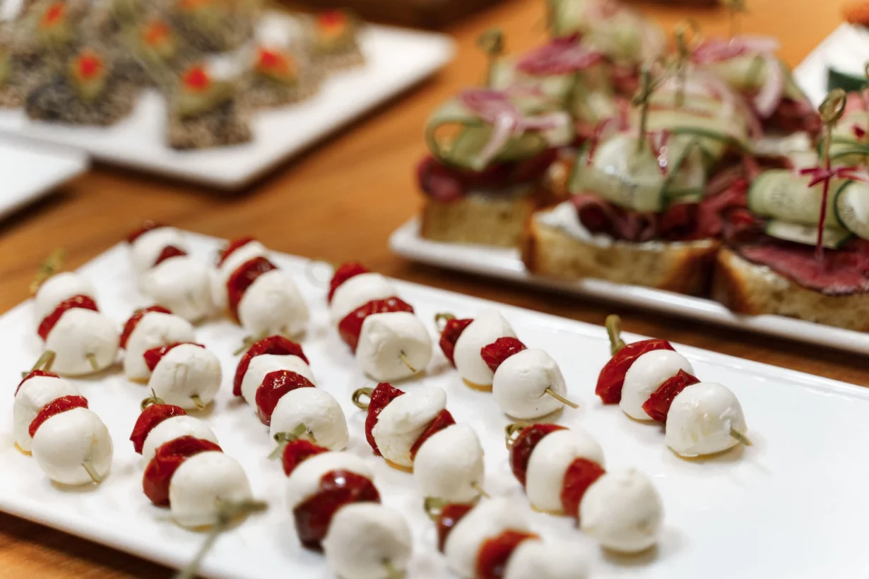 Интерьер/Экстерьер/Банкетная зона/Бар/Стол для двоих/Вход/Главный зал/Lounge зона бар Wine Story фото