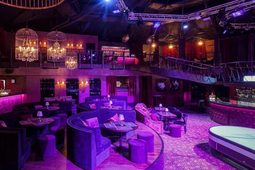 Talabalar porno qizning anatomiyasini organishadi Jinsiy olatning eng sezgir joylari