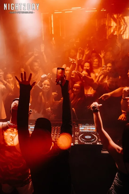 Интерьер/Экстерьер/Банкетная зона/Бар/Стол для двоих/Вход/Главный зал/Lounge зона клуб Project фото