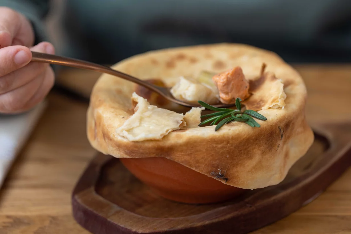 Интерьер/Экстерьер/Банкетная зона/Бар/Стол для двоих/Вход/Главный зал/Lounge зона ресторан Есения фото