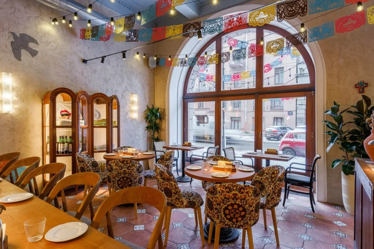 Интерьер/Экстерьер/Банкетная зона/Бар/Стол для двоих/Вход/Главный зал/Lounge зона ресторан Paloma Cantina фото