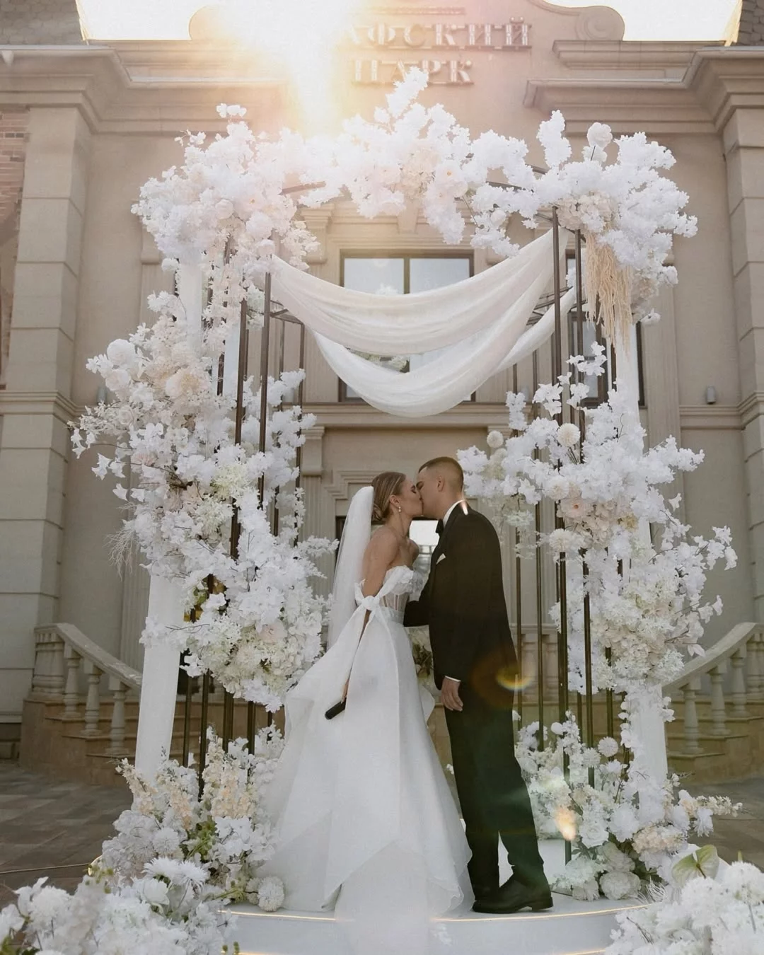 Интерьер/Экстерьер/Банкетная зона/Бар/Стол для двоих/Вход/Главный зал/Lounge зона ресторан Графский парк фото