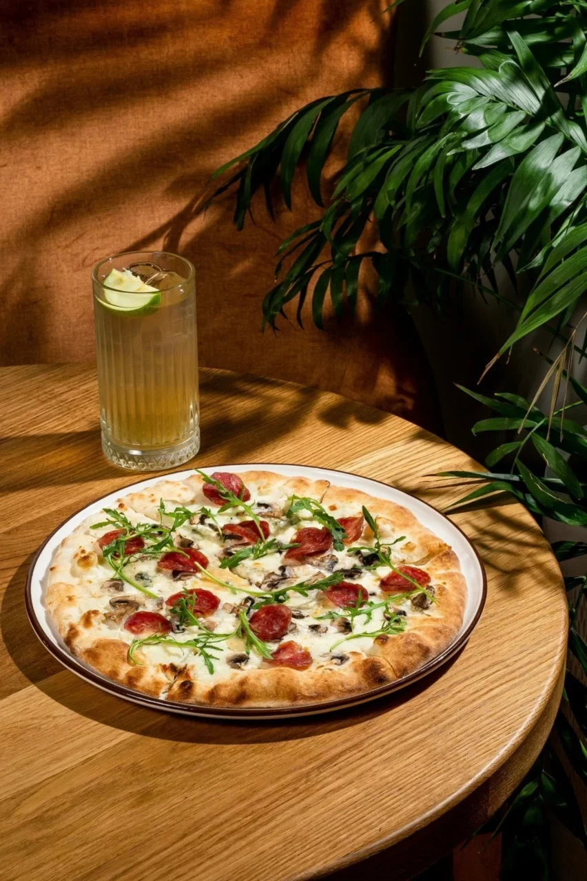 Интерьер/Экстерьер/Банкетная зона/Бар/Стол для двоих/Вход/Главный зал/Lounge зона ресторан IL Патио фото