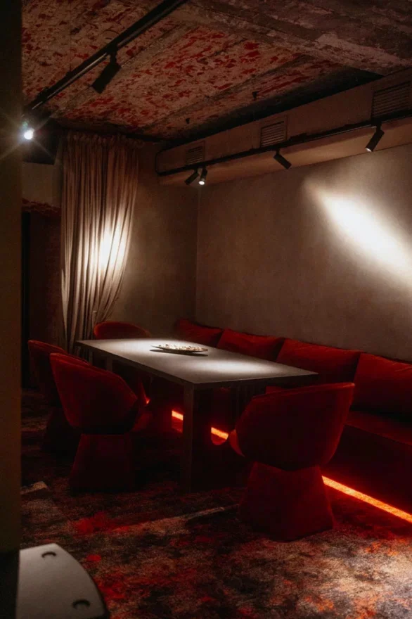 Интерьер/Экстерьер/Банкетная зона/Бар/Стол для двоих/Вход/Главный зал/Lounge зона бар Mendeleev Bar & Music фото