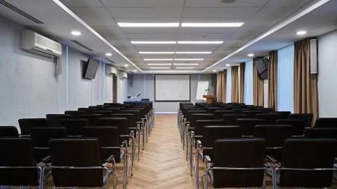 Большой конференц-зал Кейс