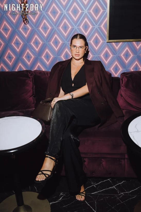 Интерьер/Экстерьер/Банкетная зона/Бар/Стол для двоих/Вход/Главный зал/Lounge зона клуб Project фото