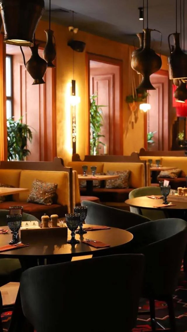 Интерьер/Экстерьер/Банкетная зона/Бар/Стол для двоих/Вход/Главный зал/Lounge зона ресторан Грузинские истории фото