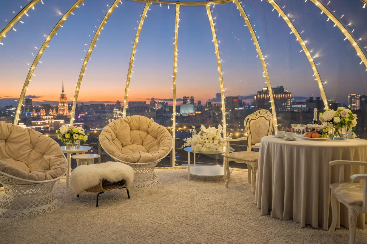 Интерьер/Экстерьер/Банкетная зона/Бар/Стол для двоих/Вход/Главный зал/Lounge зона лофт One Love фото