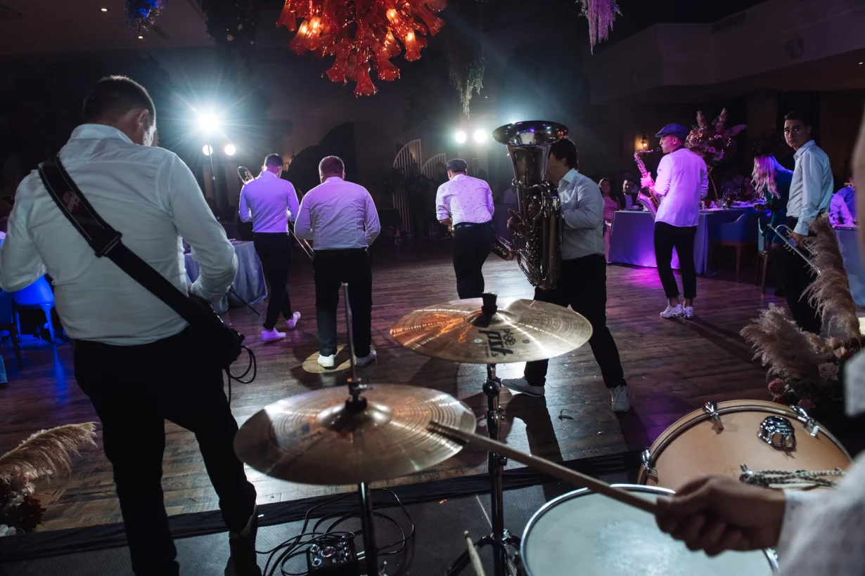 Интерьер/Экстерьер/Банкетная зона/Бар/Стол для двоих/Вход/Главный зал/Lounge зона банкетный зал Адриана фото