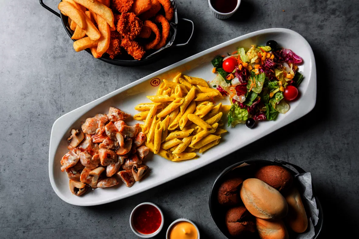 Интерьер/Экстерьер/Банкетная зона/Бар/Стол для двоих/Вход/Главный зал/Lounge зона кафе Gagawa фото