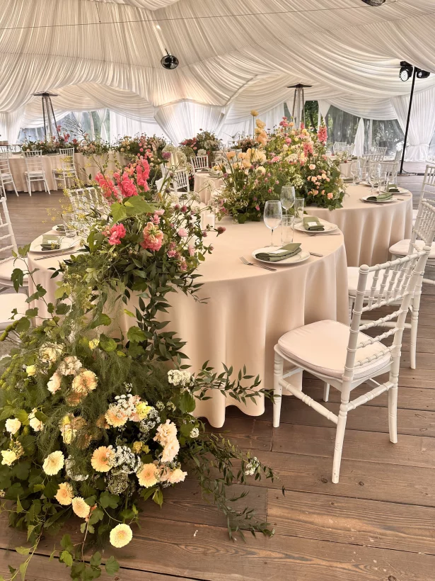 Интерьер/Экстерьер/Банкетная зона/Бар/Стол для двоих/Вход/Главный зал/Lounge зона ресторан Берег фото