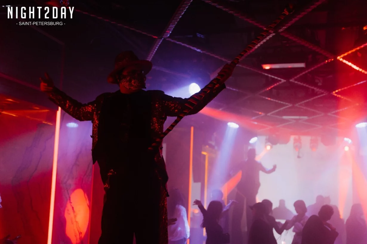 Интерьер/Экстерьер/Банкетная зона/Бар/Стол для двоих/Вход/Главный зал/Lounge зона клуб Project фото