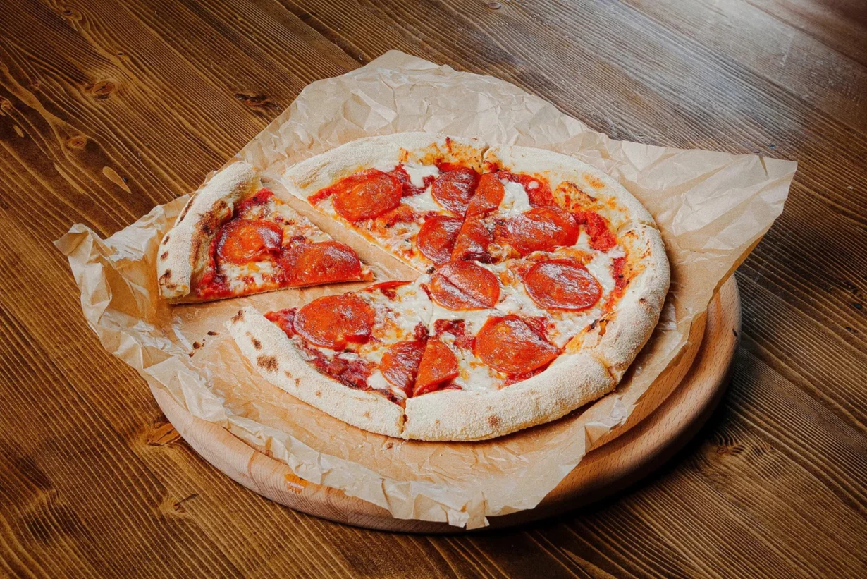 Интерьер/Экстерьер/Банкетная зона/Бар/Стол для двоих/Вход/Главный зал/Lounge зона бар For by Friends фото