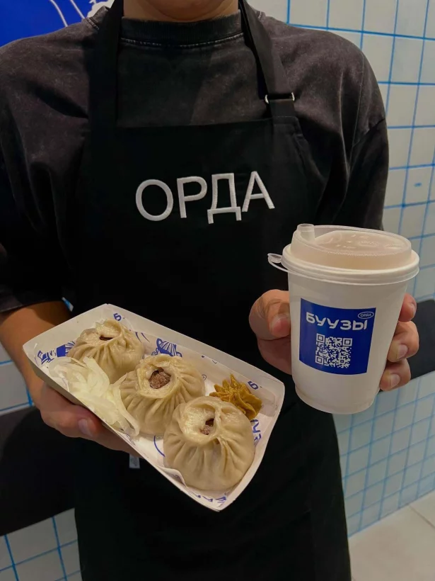 Интерьер/Экстерьер/Банкетная зона/Бар/Стол для двоих/Вход/Главный зал/Lounge зона кафе Бууза орда фото