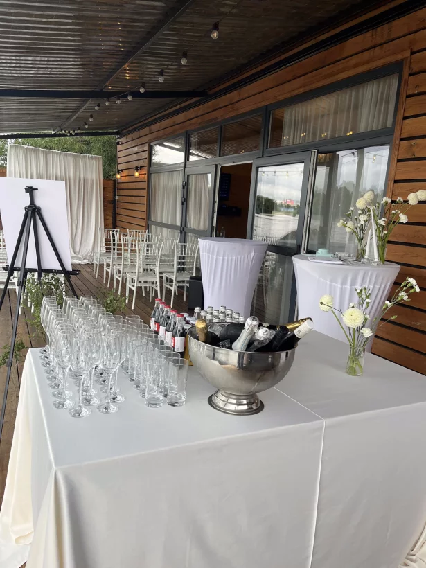 Интерьер/Экстерьер/Банкетная зона/Бар/Стол для двоих/Вход/Главный зал/Lounge зона ресторан Берег фото