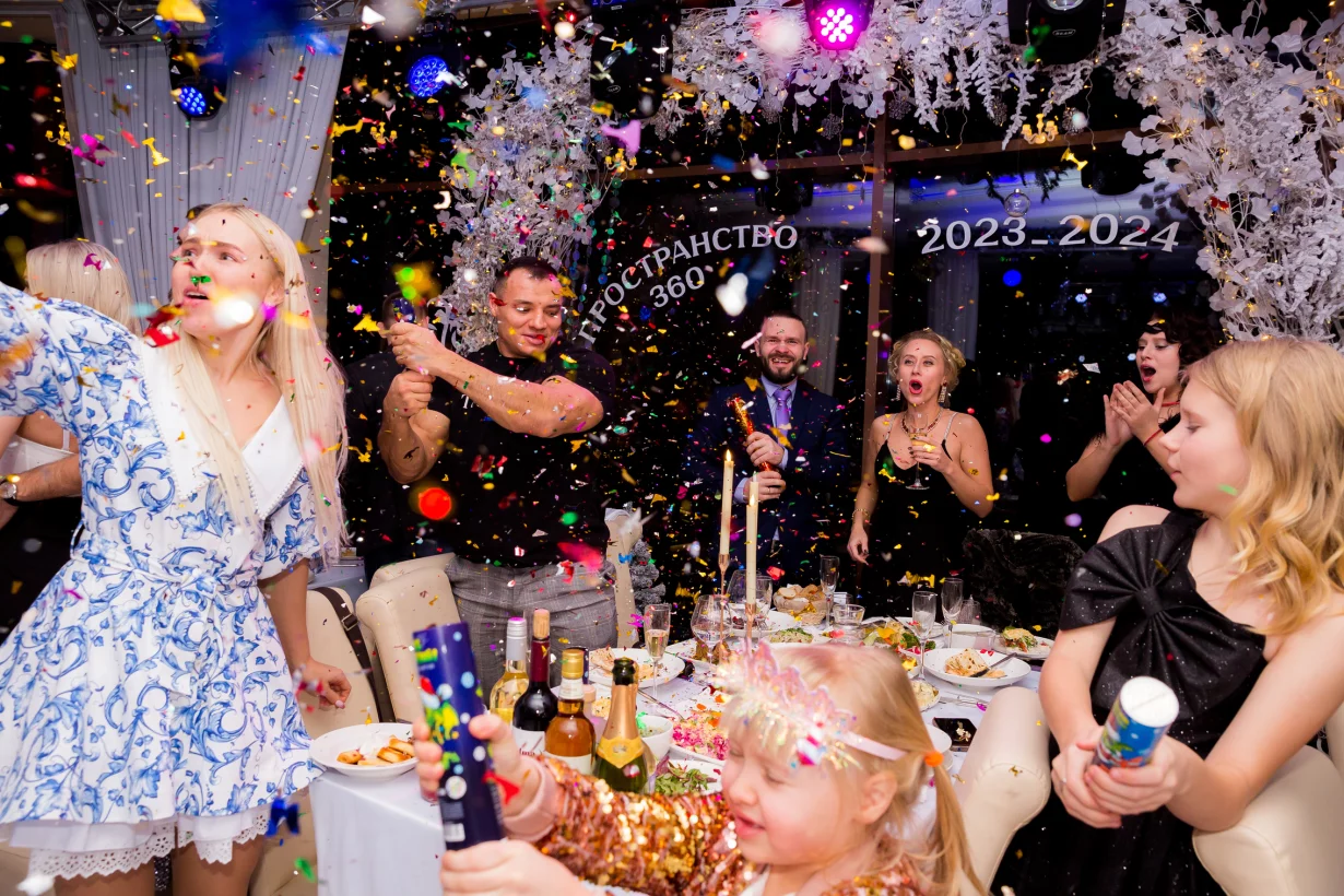 Интерьер/Экстерьер/Банкетная зона/Бар/Стол для двоих/Вход/Главный зал/Lounge зона ресторан Пространство 360 фото