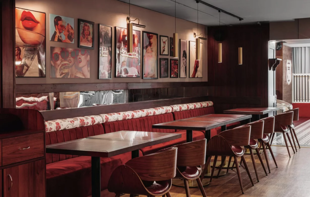 Интерьер/Экстерьер/Банкетная зона/Бар/Стол для двоих/Вход/Главный зал/Lounge зона бар Groodki фото