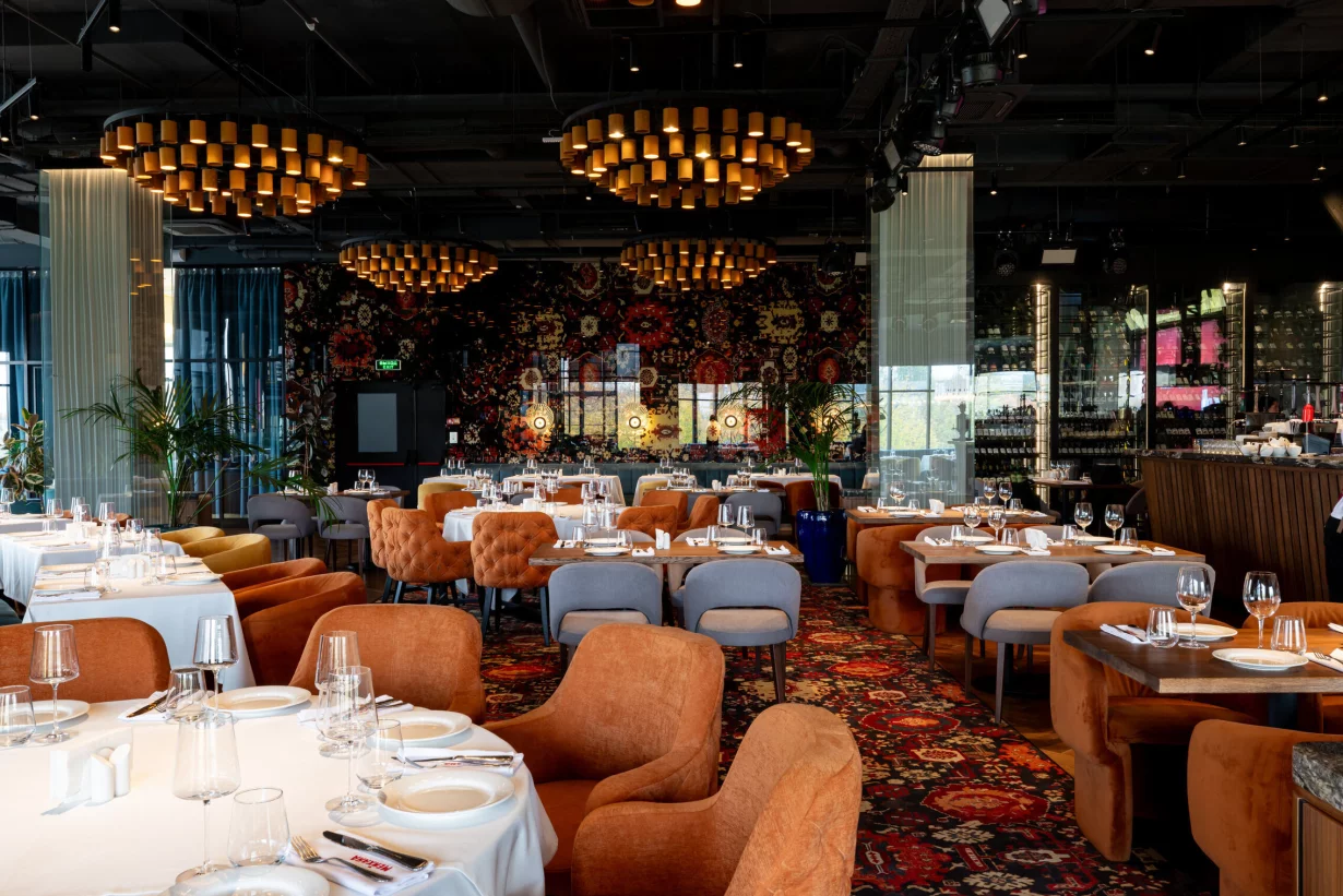 Интерьер/Экстерьер/Банкетная зона/Бар/Стол для двоих/Вход/Главный зал/Lounge зона ресторан Мейхана фото