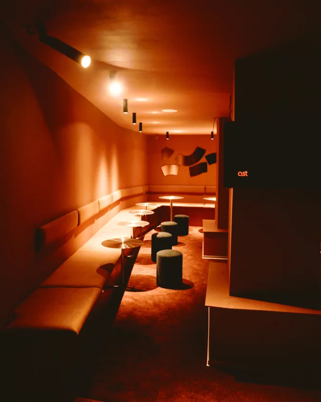 Интерьер/Экстерьер/Банкетная зона/Бар/Стол для двоих/Вход/Главный зал/Lounge зона бар Nomer фото