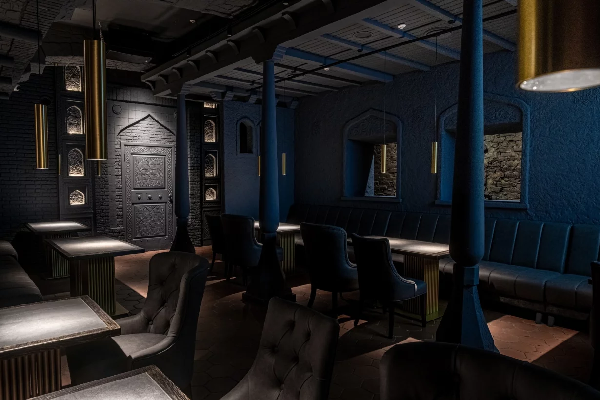 Интерьер/Экстерьер/Банкетная зона/Бар/Стол для двоих/Вход/Главный зал/Lounge зона бар Белый лотос фото