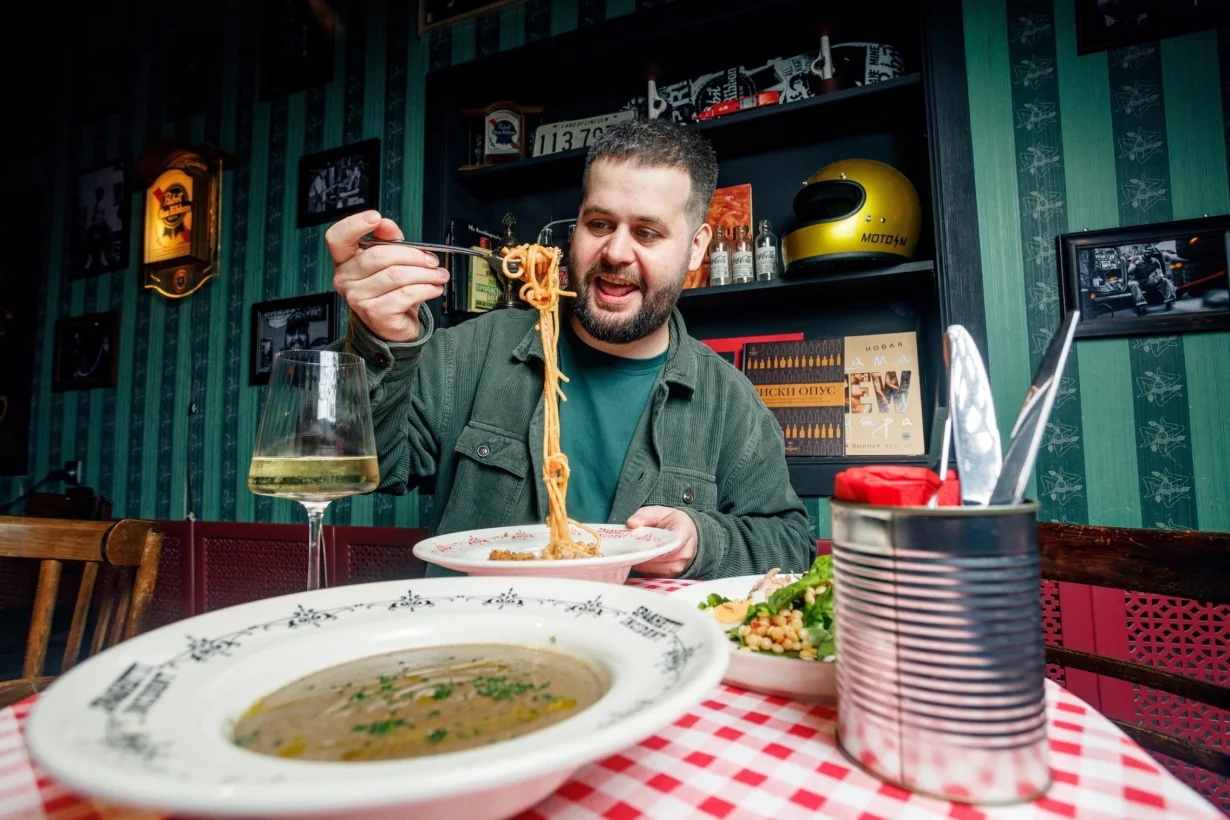 Бір бөлік перона секс Жалаңаш Лаура Харринг