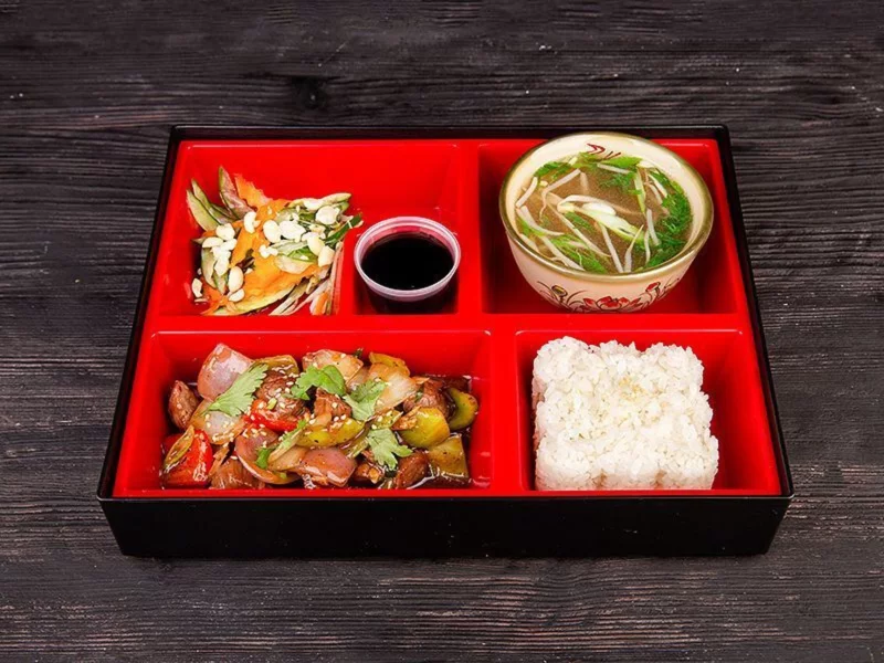 Интерьер/Экстерьер/Банкетная зона/Бар/Стол для двоих/Вход/Главный зал/Lounge зона кафе Pho Viet фото