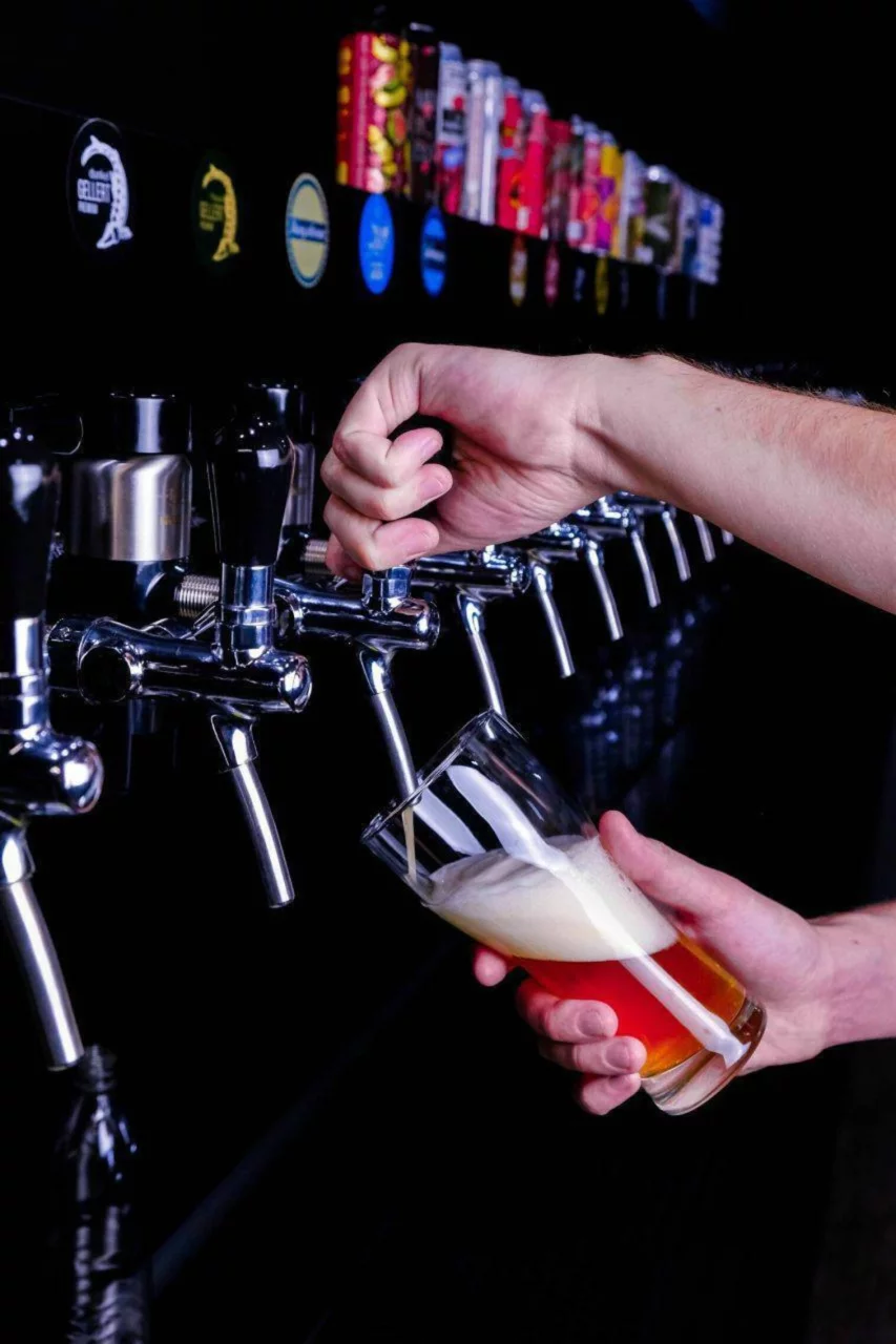 Интерьер/Экстерьер/Банкетная зона/Бар/Стол для двоих/Вход/Главный зал/Lounge зона бар Gellert Bar фото