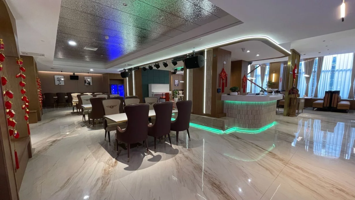 Интерьер/Экстерьер/Банкетная зона/Бар/Стол для двоих/Вход/Главный зал/Lounge зона ресторан Шанхай фото