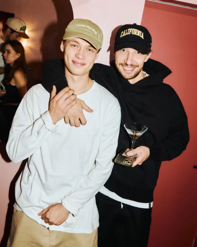 Интерьер/Экстерьер/Банкетная зона/Бар/Стол для двоих/Вход/Главный зал/Lounge зона бар Nomer фото