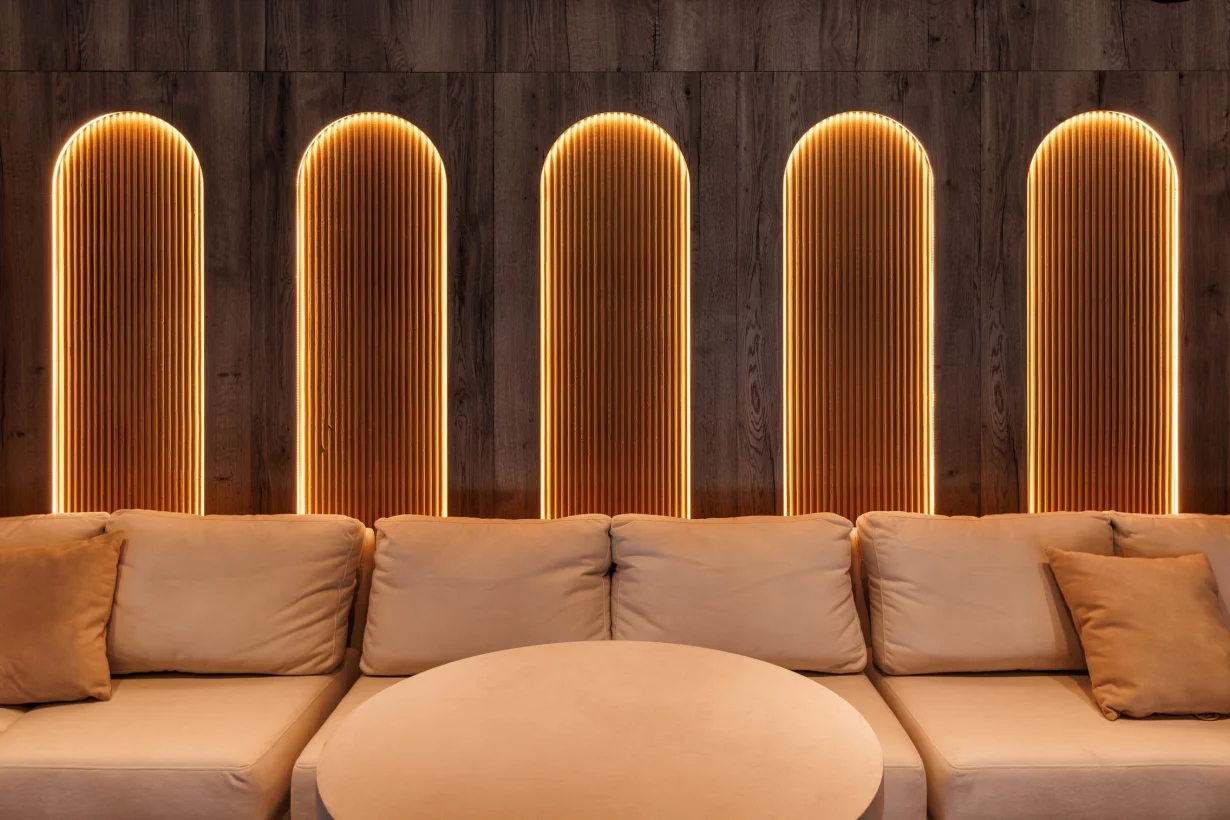 Интерьер/Экстерьер/Банкетная зона/Бар/Стол для двоих/Вход/Главный зал/Lounge зона ресторан Code фото