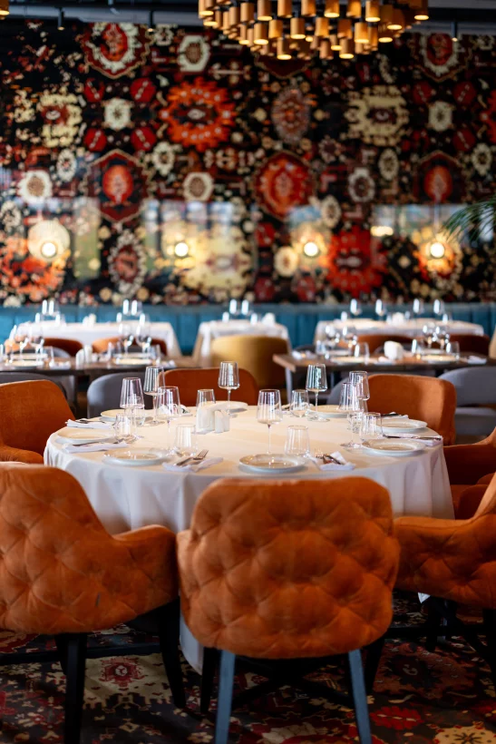 Интерьер/Экстерьер/Банкетная зона/Бар/Стол для двоих/Вход/Главный зал/Lounge зона ресторан Мейхана фото