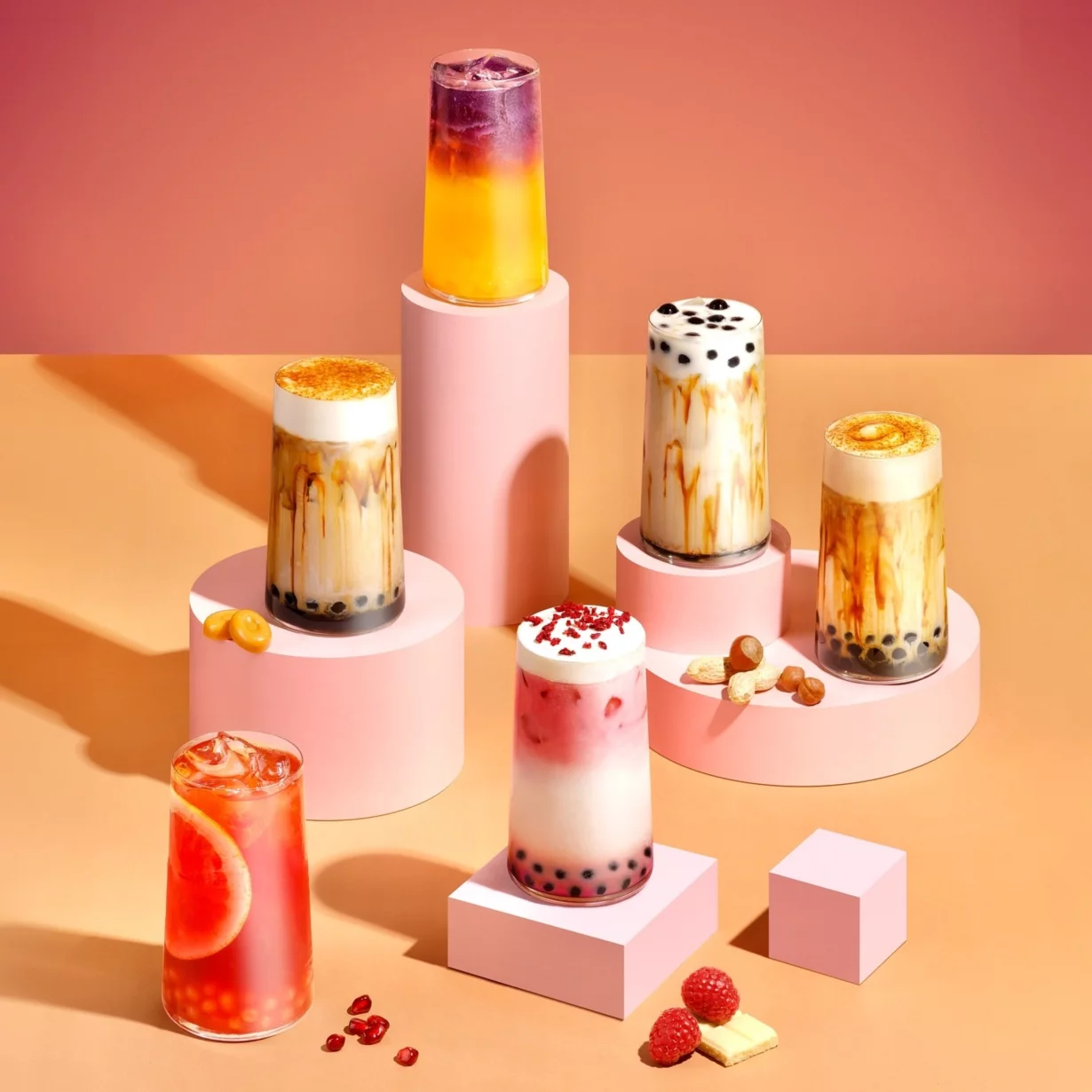 Интерьер/Экстерьер/Банкетная зона/Бар/Стол для двоих/Вход/Главный зал/Lounge зона кафе Здрасте фото