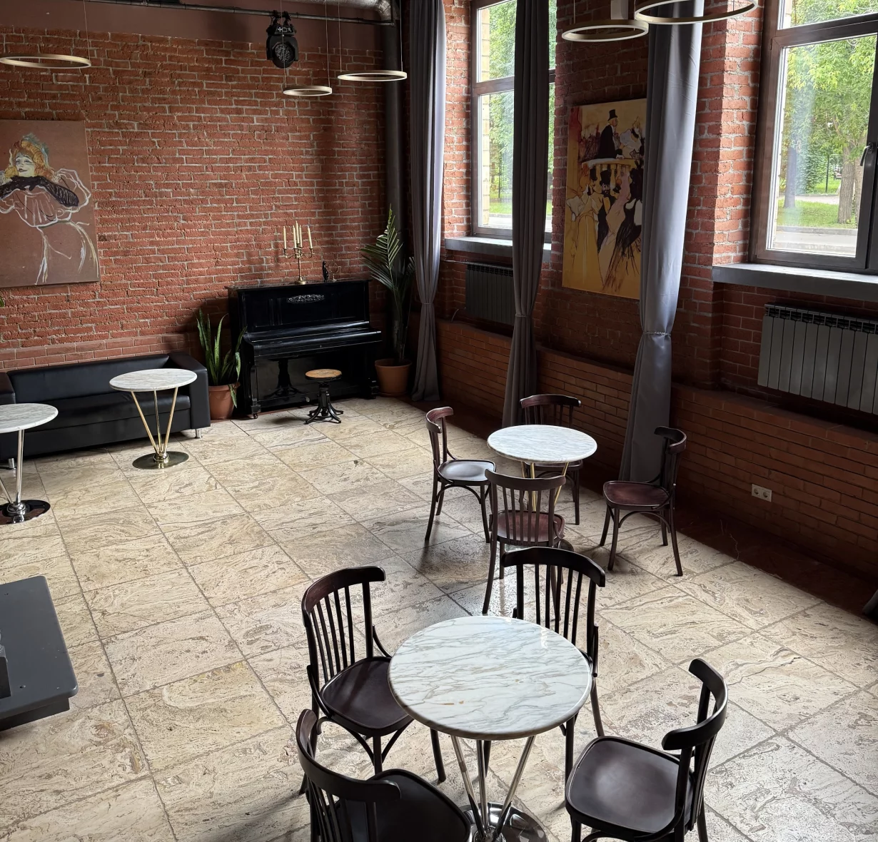 Интерьер/Экстерьер/Банкетная зона/Бар/Стол для двоих/Вход/Главный зал/Lounge зона лофт Партия фото