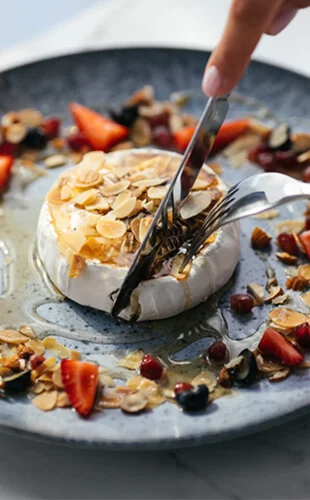 Интерьер/Экстерьер/Банкетная зона/Бар/Стол для двоих/Вход/Главный зал/Lounge зона ресторан Графский парк фото