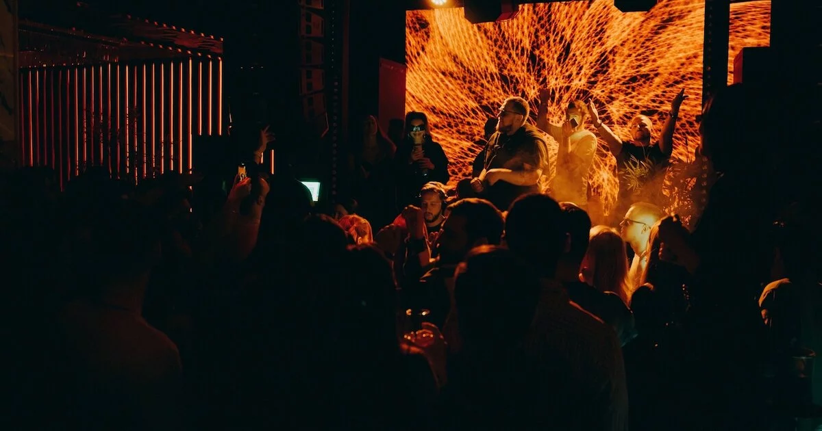 Клуб «Tommy Lee» / «Томми Ли», Санкт-Петербург: бронирование, цены ...