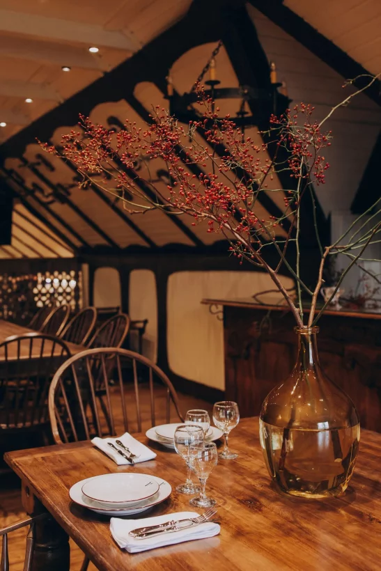 Интерьер/Экстерьер/Банкетная зона/Бар/Стол для двоих/Вход/Главный зал/Lounge зона ресторан Дичь фото