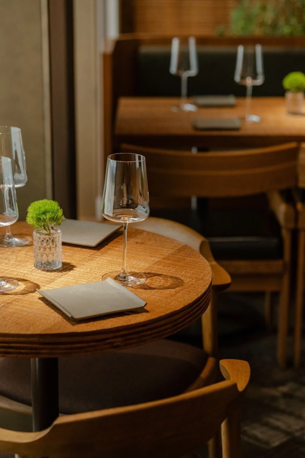 Интерьер/Экстерьер/Банкетная зона/Бар/Стол для двоих/Вход/Главный зал/Lounge зона ресторан Ro фото