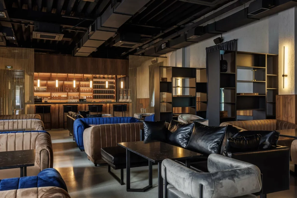 Интерьер/Экстерьер/Банкетная зона/Бар/Стол для двоих/Вход/Главный зал/Lounge зона кальянная Мята Platinum фото