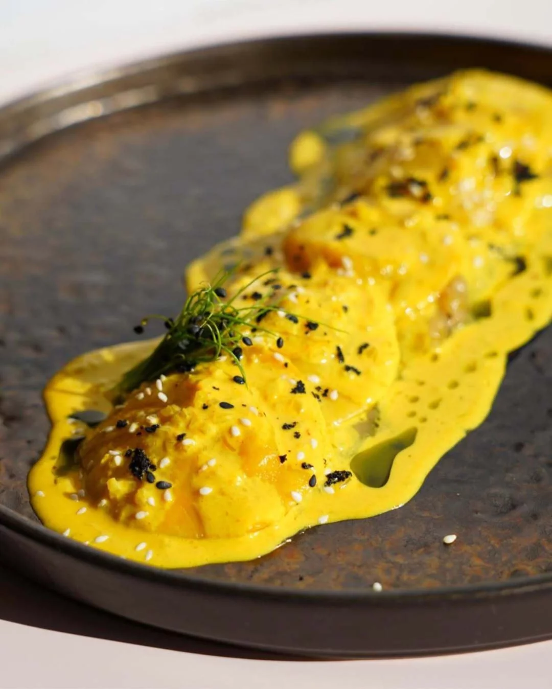 Интерьер/Экстерьер/Банкетная зона/Бар/Стол для двоих/Вход/Главный зал/Lounge зона кондитерская Le dessert фото