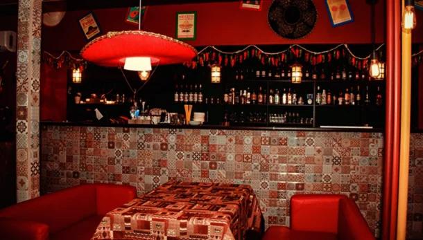 Интерьер/Экстерьер/Банкетная зона/Бар/Стол для двоих/Вход/Главный зал/Lounge зона ресторан Mexico City фото
