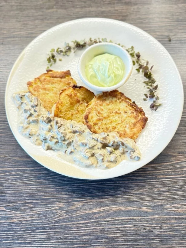 Интерьер/Экстерьер/Банкетная зона/Бар/Стол для двоих/Вход/Главный зал/Lounge зона ресторан Молоко фото