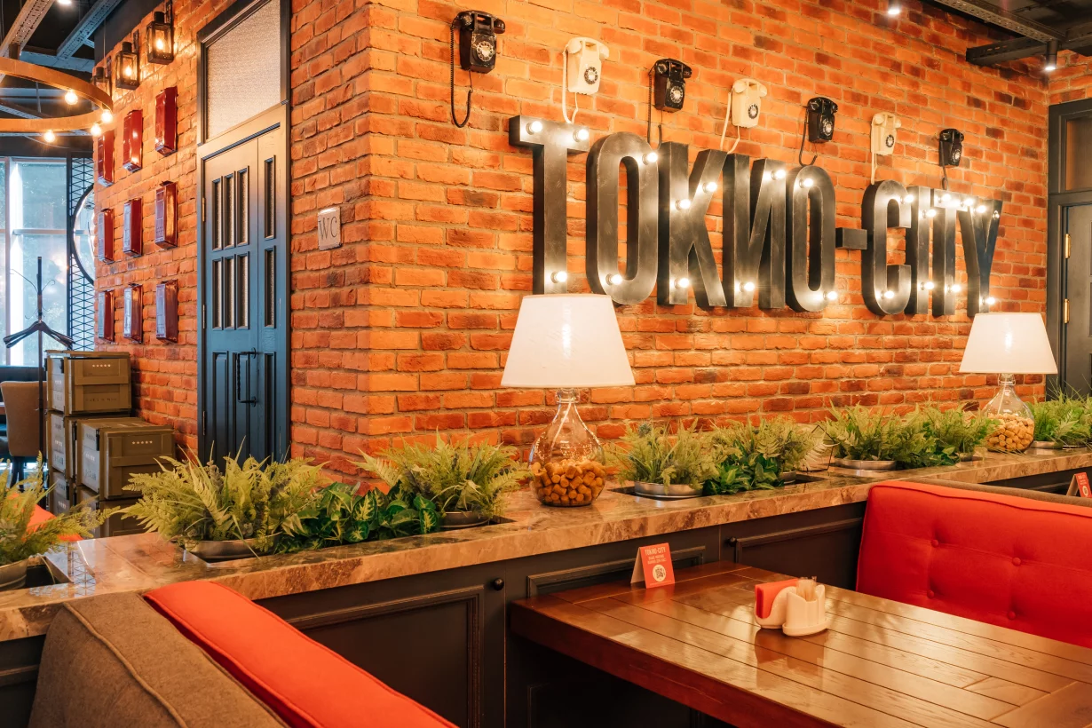 Интерьер/Экстерьер/Банкетная зона/Бар/Стол для двоих/Вход/Главный зал/Lounge зона ресторан Токио-City фото