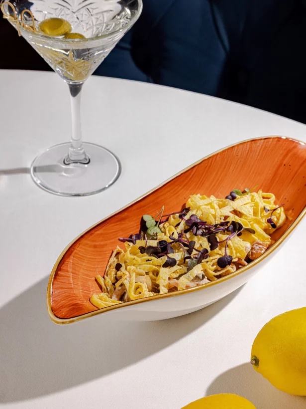 Интерьер/Экстерьер/Банкетная зона/Бар/Стол для двоих/Вход/Главный зал/Lounge зона ресторан Графский парк фото