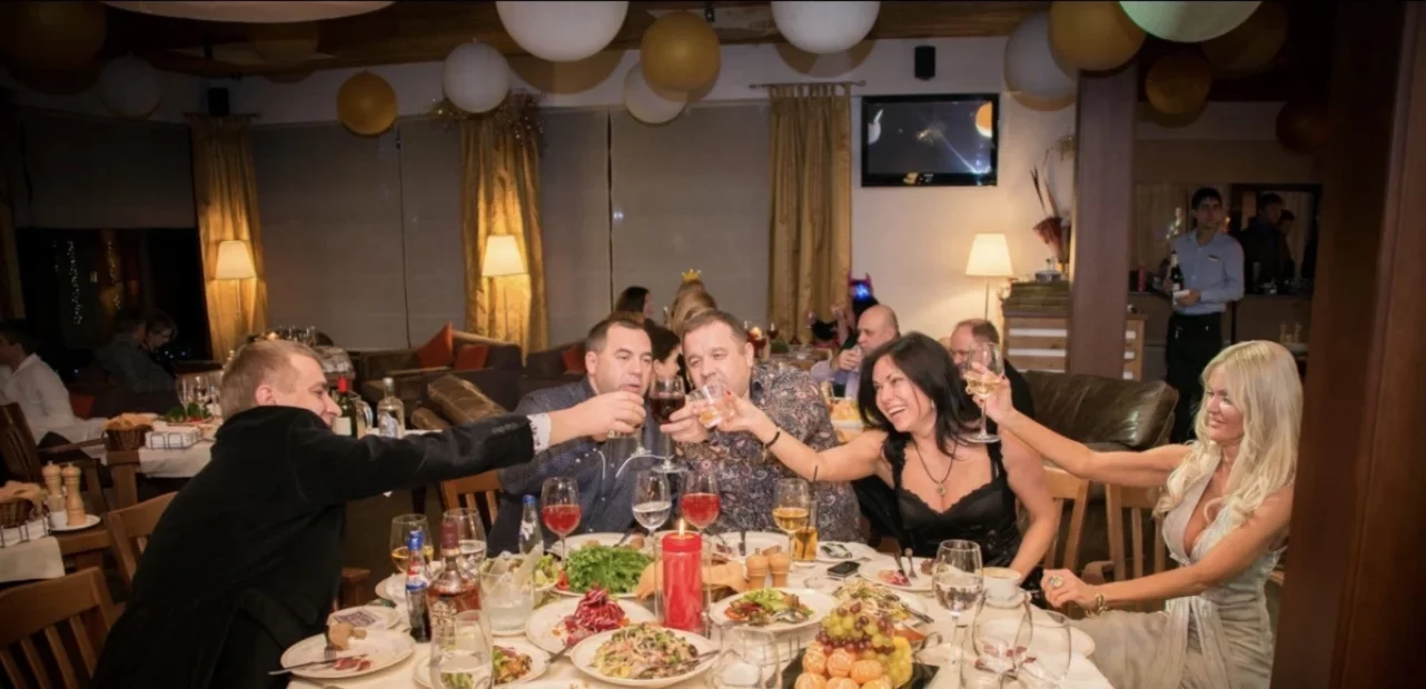 Интерьер/Экстерьер/Банкетная зона/Бар/Стол для двоих/Вход/Главный зал/Lounge зона банкетный зал Runo фото