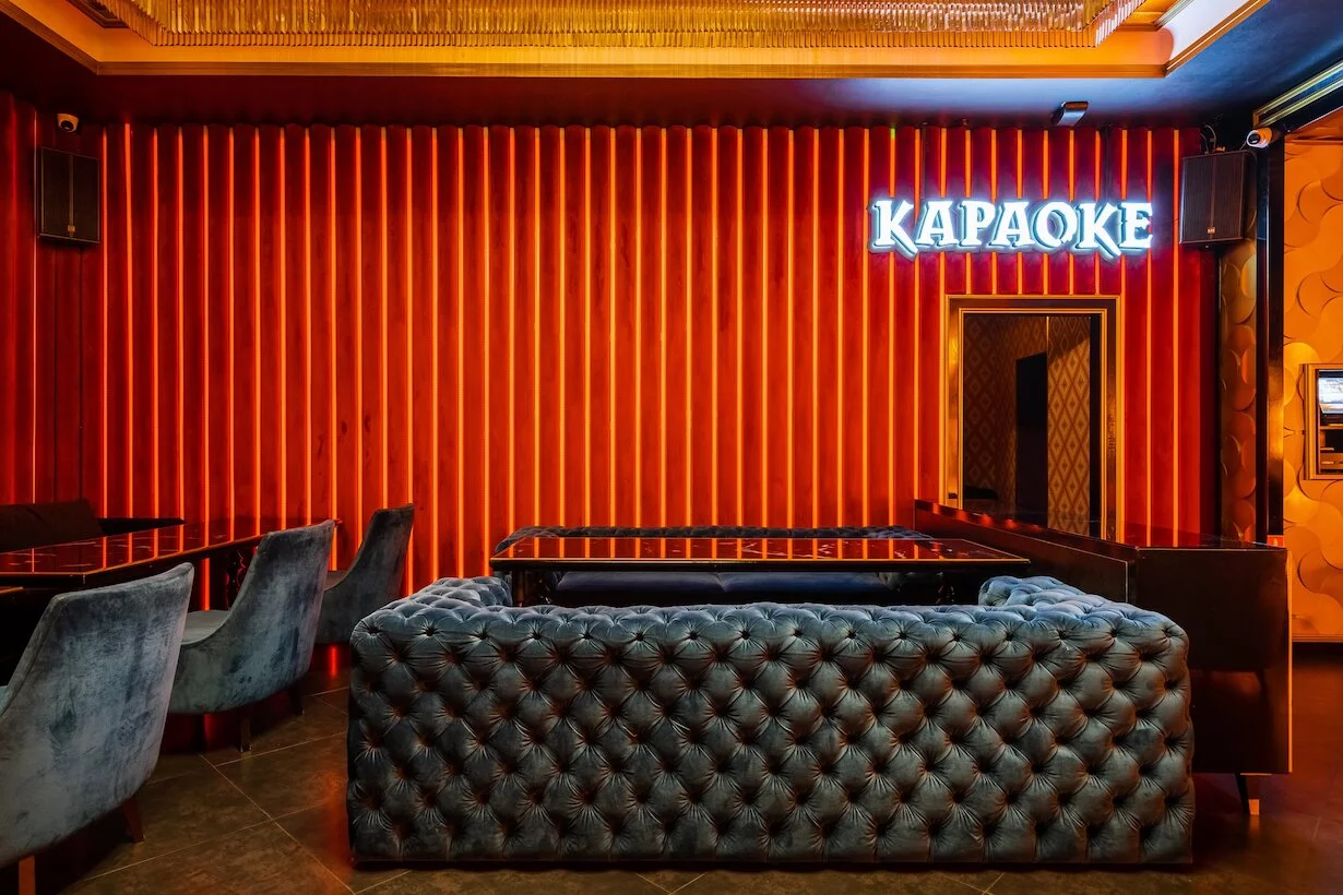 Интерьер/Экстерьер/Банкетная зона/Бар/Стол для двоих/Вход/Главный зал/Lounge зона клуб Project фото