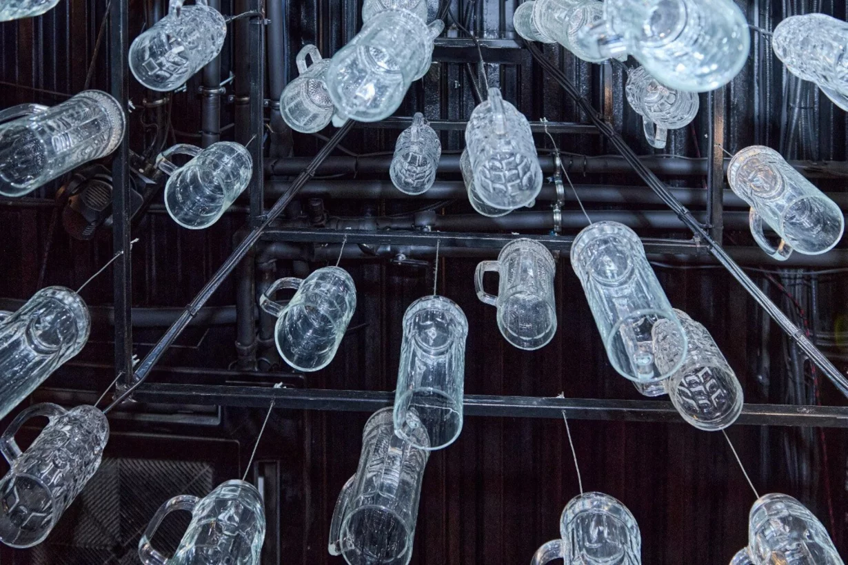 Интерьер/Экстерьер/Банкетная зона/Бар/Стол для двоих/Вход/Главный зал/Lounge зона бар Pivzavod77 фото