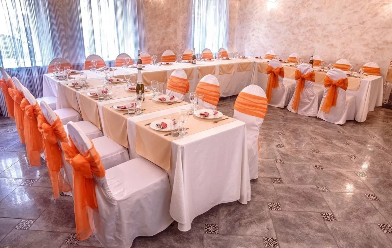 Интерьер/Экстерьер/Банкетная зона/Бар/Стол для двоих/Вход/Главный зал/Lounge зона банкетный зал Laudes фото